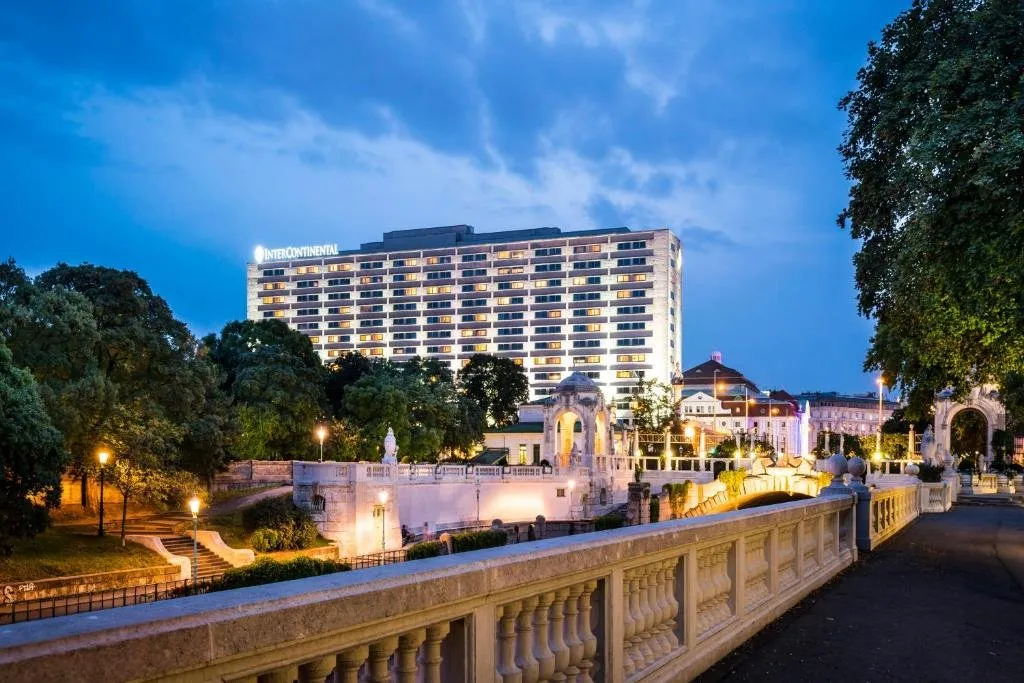 Transfert vers Vienna Airport Transfer to InterContinental